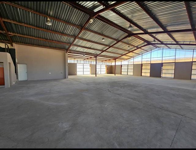 M² BUILDING FOR SALE IN VAALPARK